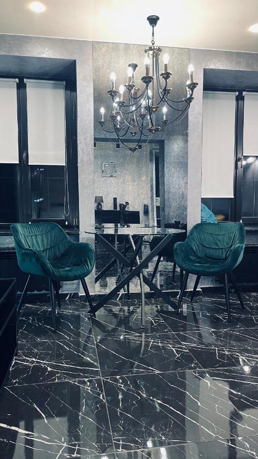 Luxury Design Apartments In The Center Of Kiev Экстерьер фото